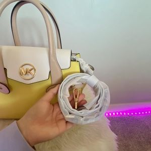 Micheal Kors purse New with tags